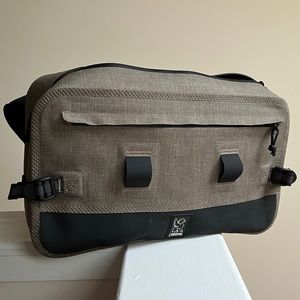 Chrome Industries Urban Ex 10L Sling Bag Khaki/Black Like New